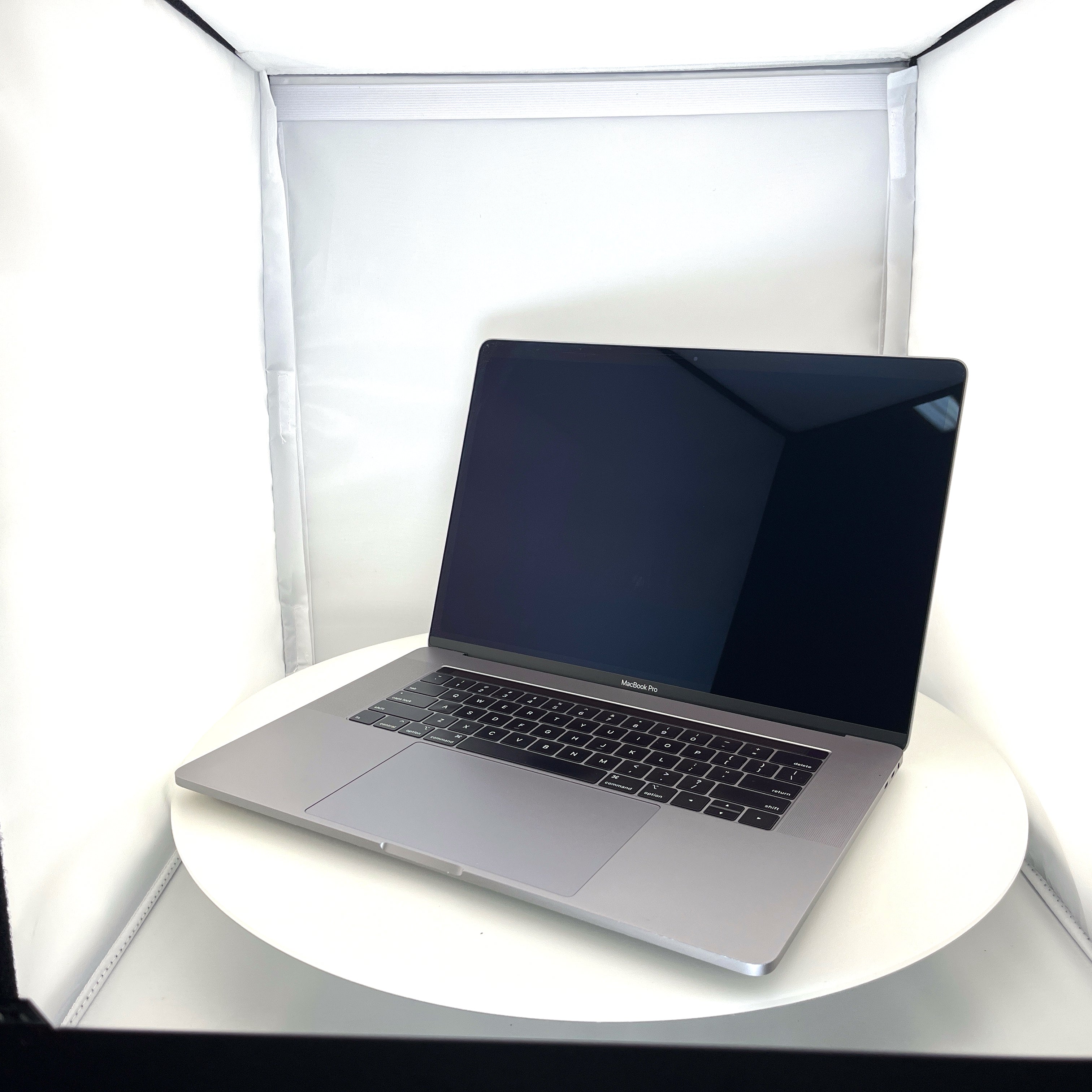 MacBook Pro A1990-EMC 3359 Intel Core i9-9980HK@2.4GHz 16GB RAM 512GB SSD