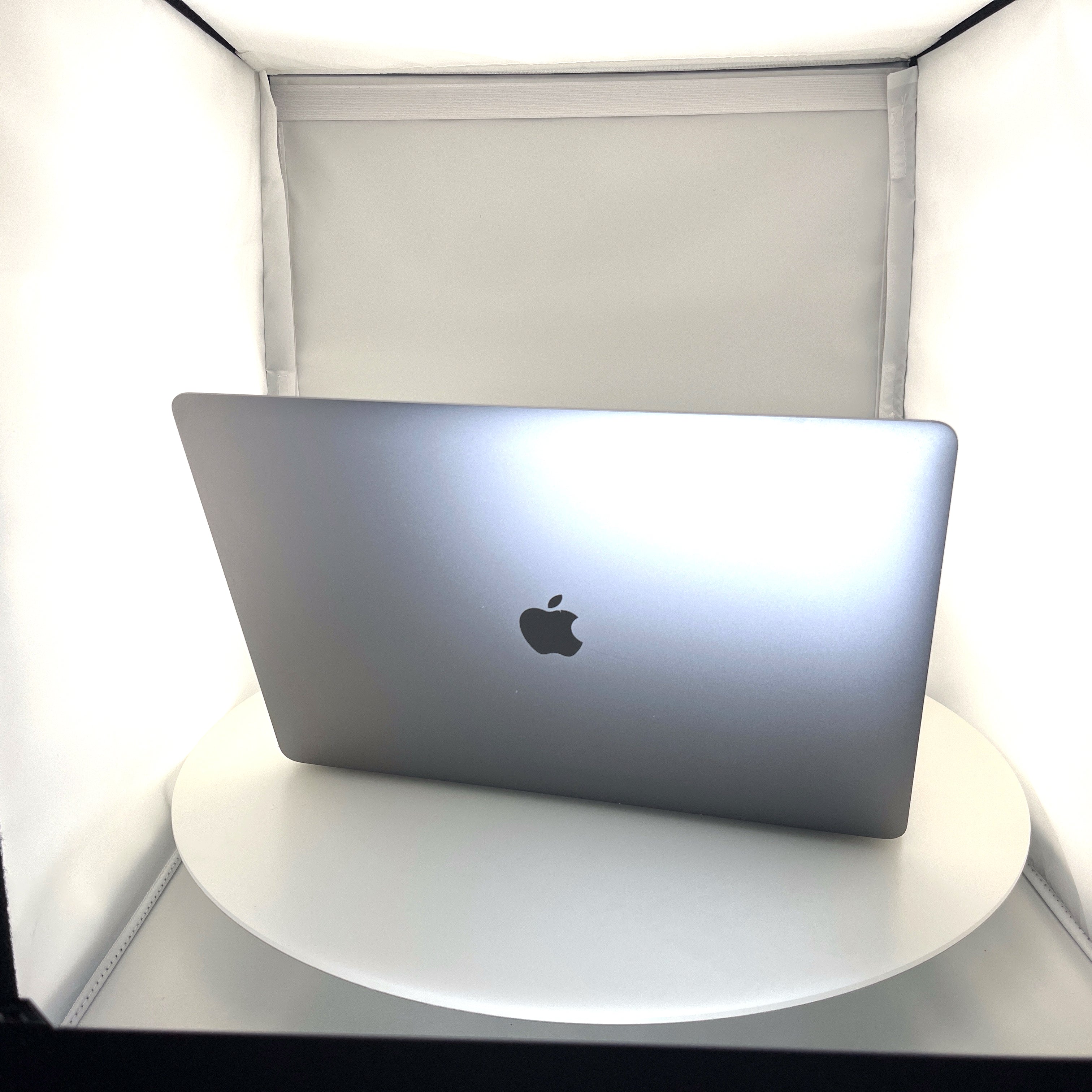 MacBook Pro A1990-EMC 3359 Intel Core i9-9980HK@2.4GHz 16GB RAM 512GB SSD